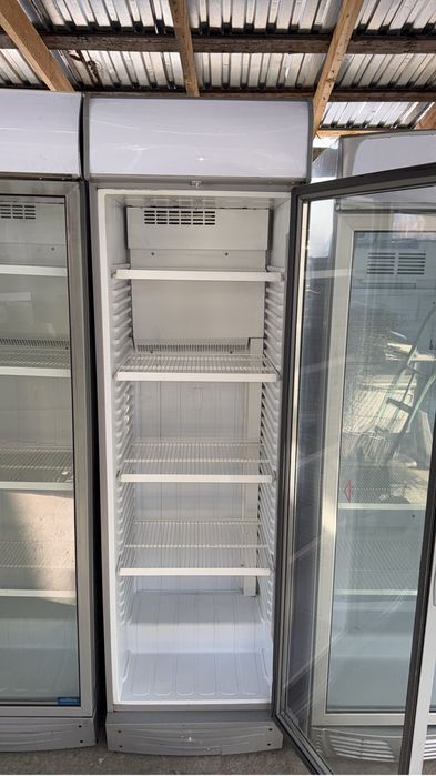 Витринный холодильник