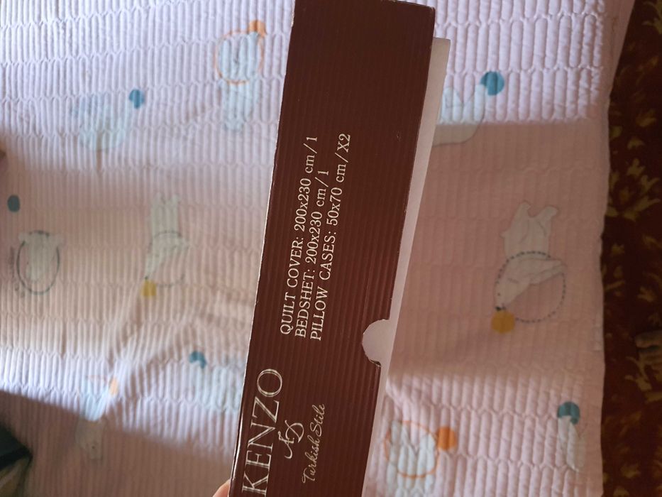 Продам подарочный набор постельного белья и две вакуумные подушки