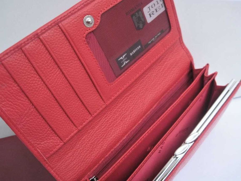 Portofele din piele pentru femei