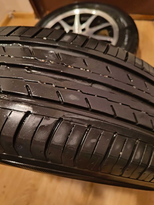 Vând roti complete pe 15 cauciucuri yokohama de vara jante dezent