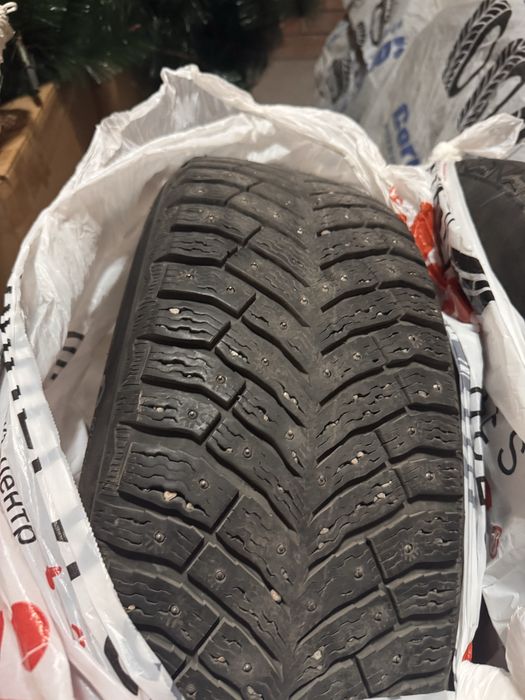 Зимние шины Michelin 255/60 r18