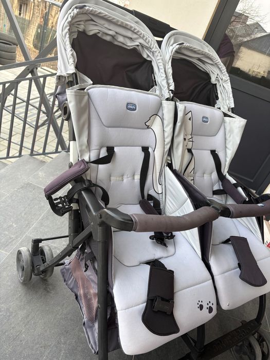 Carucior gemeni de vanzare Chico Ohlala