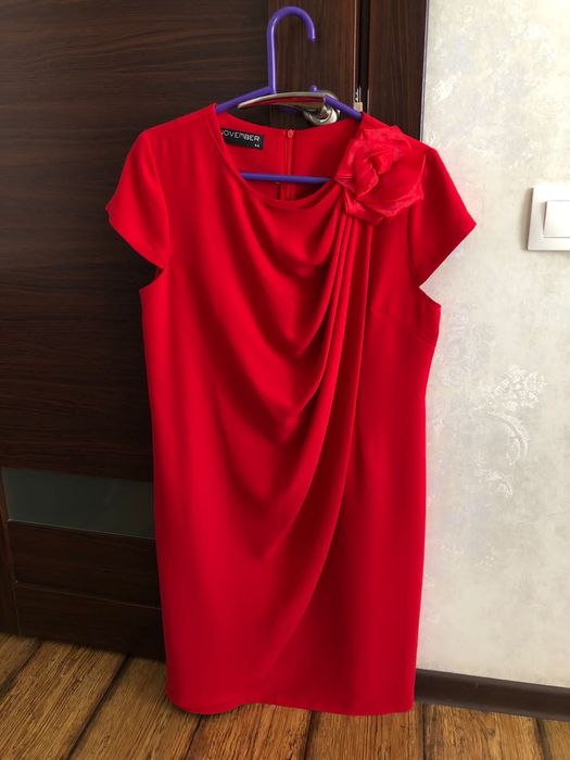 Продам нарядное платье