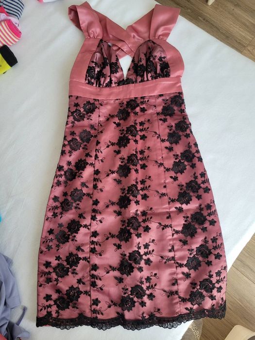 Къса официална дантелена рокля