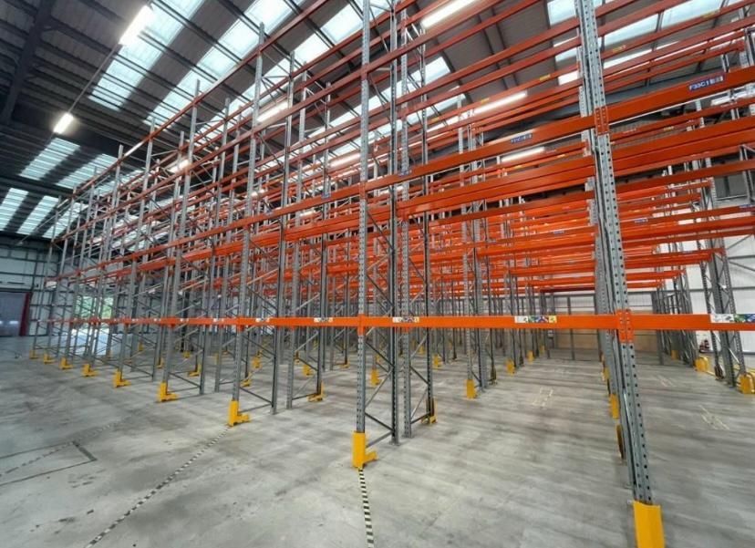Rafturi metalice pe stoc  se ofera transport factura montaj