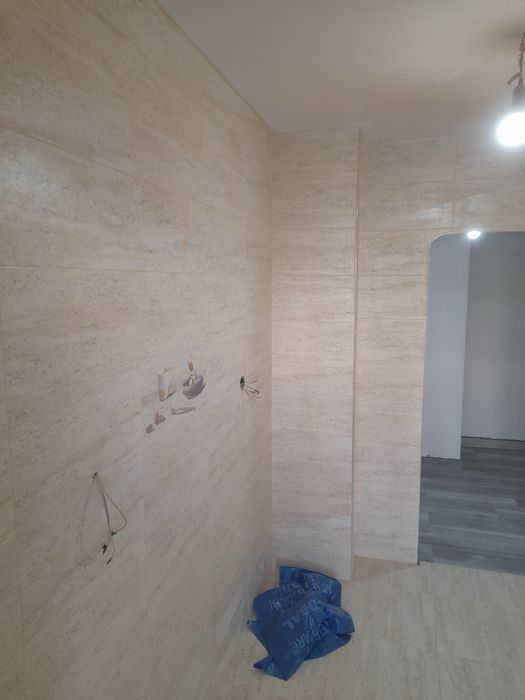 Montez faianta-gresie si instalatii sanitare si electrice