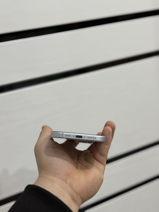 Продам айфон 15ьь