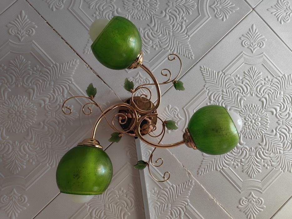 Продам люстры б/у