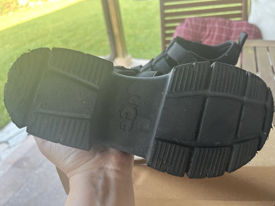 Момичешки сандали UGG