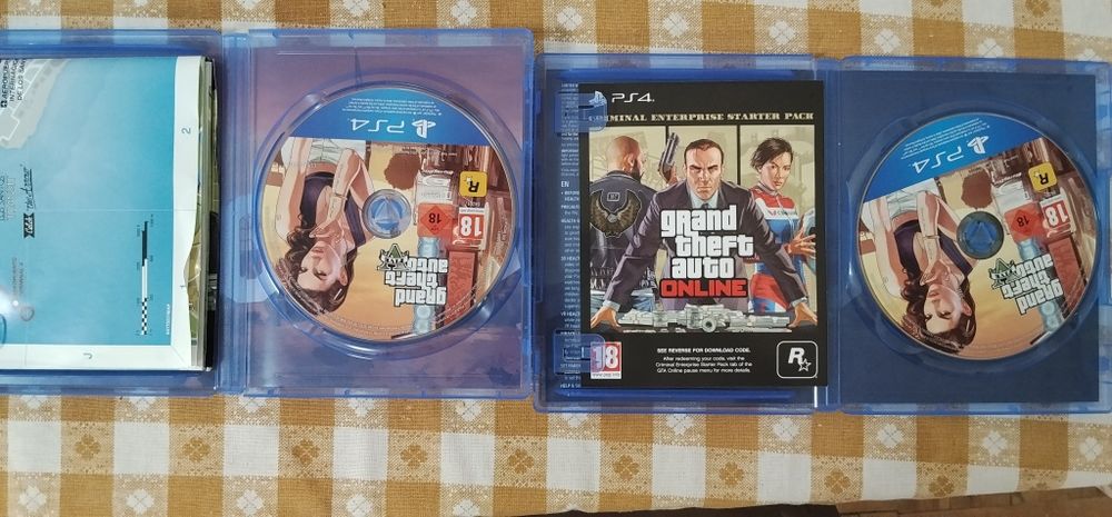 De vânzare doua ps4