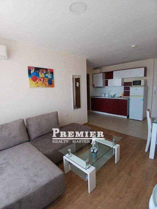 Продава се Тристаен апартамент в Свети Влас - 111000 кв.м за 3 €/кв.м - Снимка #17