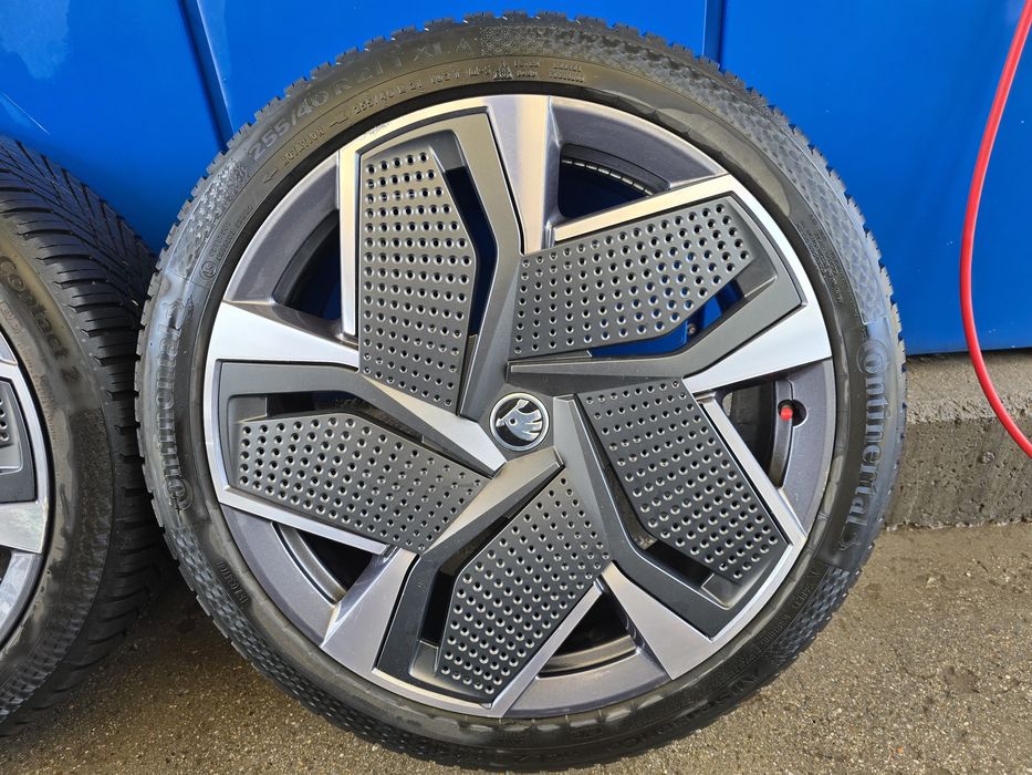 Оригинални джанти и гуми 5x112 8.5/9J 57.1мм от Skoda Enyaq VRS Coupe