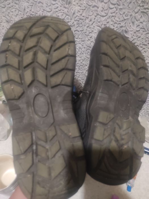 Продам рабочую обувь