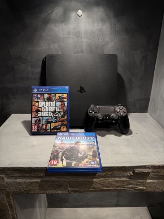 КАТО ЧИСТО НОВ Ps4 1TB + GTA 5 + Watch Dogs 2 + F1