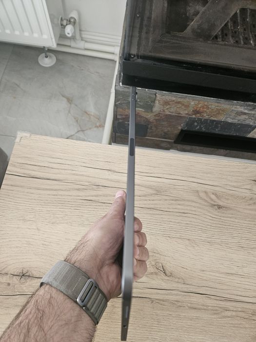 iPad Air 5 M1 2023 / ca Noua / 40 cicluri / Husa~folie~incarcator