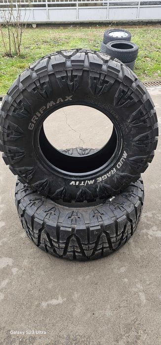 Гуми 315 х 70 х R17