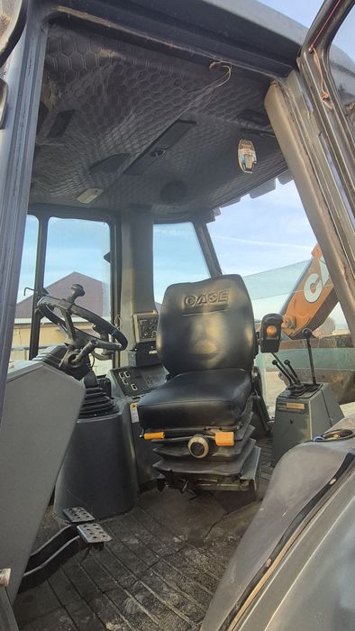 Трактор погрузчик