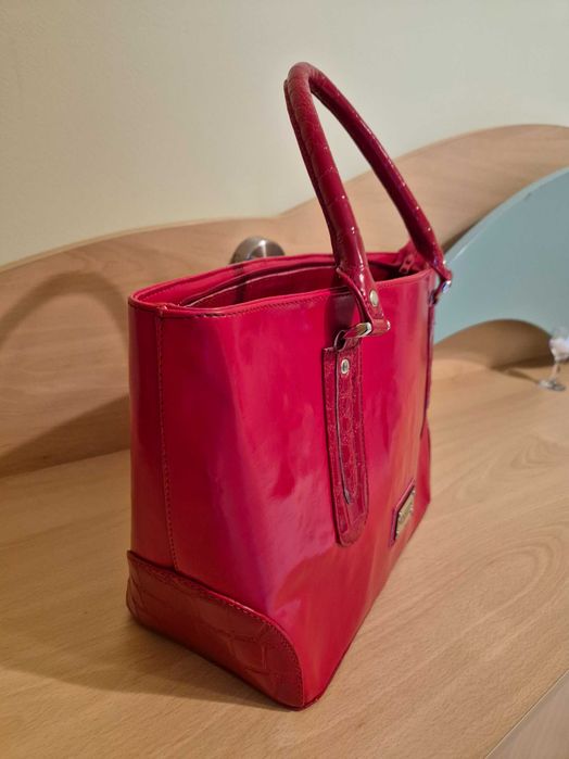 Продавам черна чанта Mohito, червена Martini и черно кафява малка