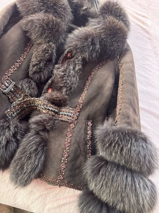 Кожух от агнешка кожа и лисица, кафяв и топъл за зимата