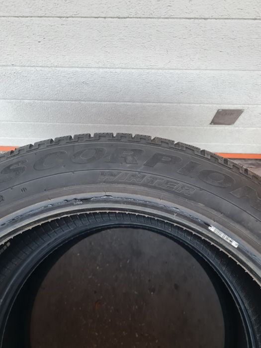 Зимни гуми 2 броя PIRELLI Scorpion 235 50 R20 дот 3522