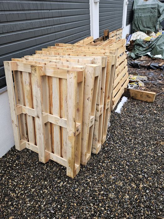 Paleti tip europaleti 120x80  folosiți o singură dată.