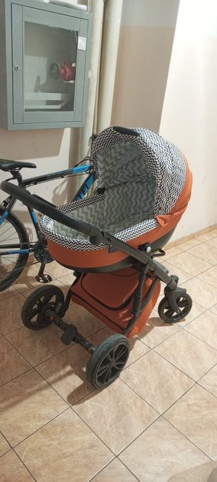 Продам коляску с люлькой