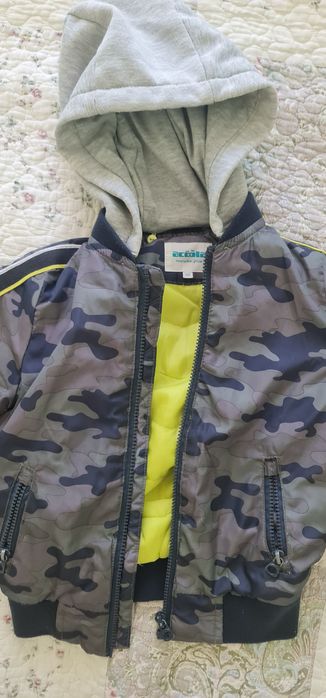 Продам куртку на мальчика демисезон