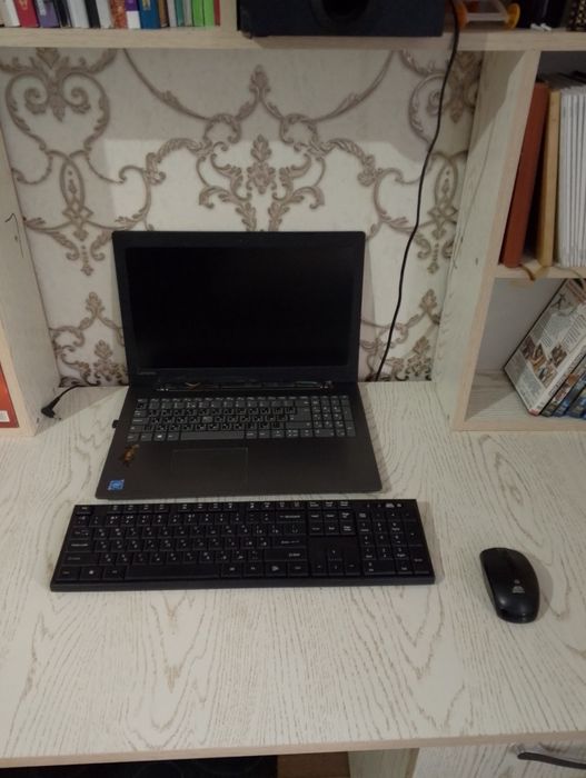 Noutbuk, Acer, 512 SSD qoʻyilgan. Ishlashiga gap yoʻq.