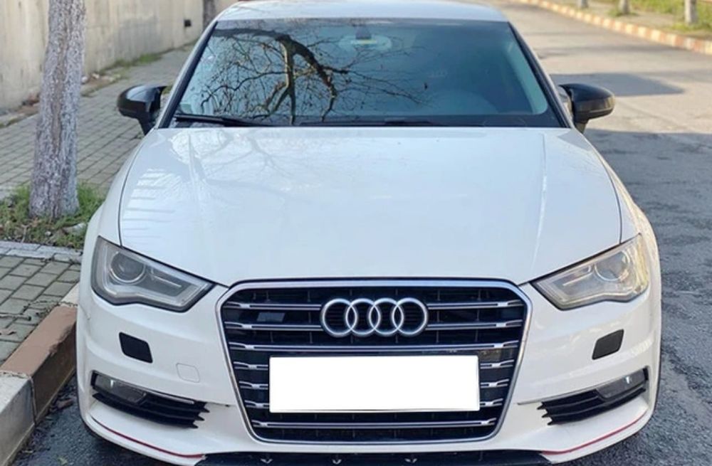 Capace oglinzi Audi A3 8V model Batman negru lucios