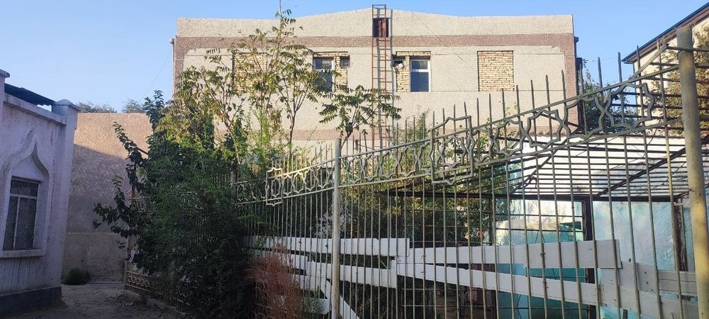 Продается здание в центре города