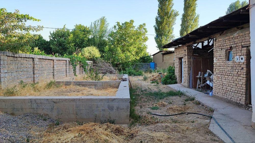 Продается участок с домом  Учкахрамон, 4 км внутрь от поста