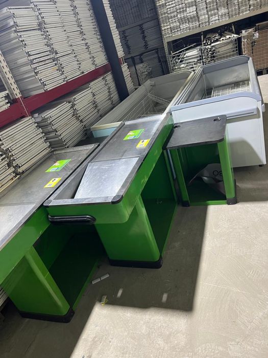 Б/у стеллажи.