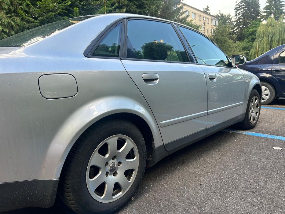 Vând  AUDI A4 B6 (8E) 1.9 TDI – 130 CP