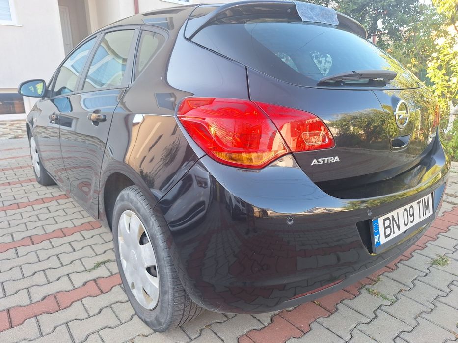 Opel astra 2011 proprietar