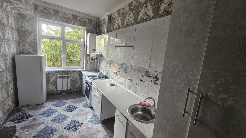 Спутник 8    2 хона  1 этаж гилам холодильник стиральная шкаф Оилага