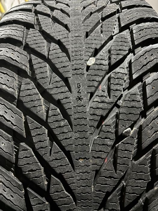 Продам комплект шин 275/45/20