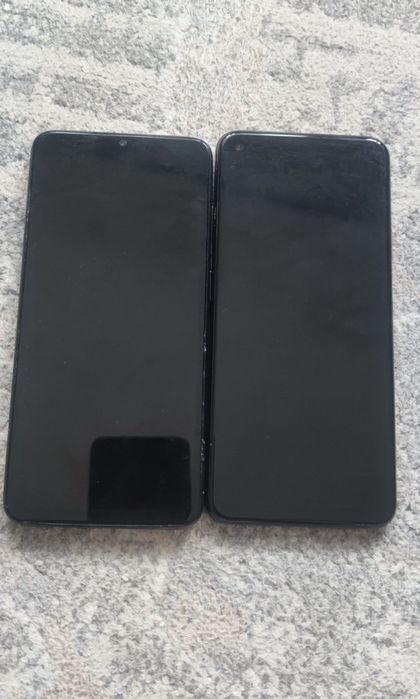 Продам два телефон