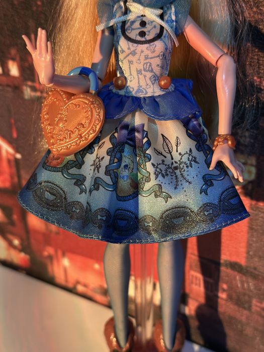 Кукла Эвер афтер хай Ever after high Блонди Локс