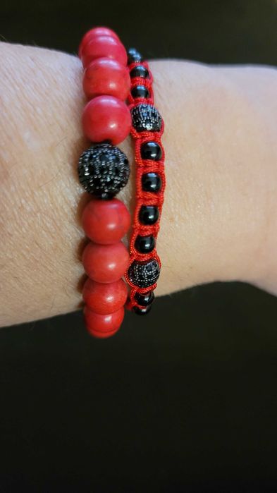 Двойна гривна от естествени камъни червен корал и хематит