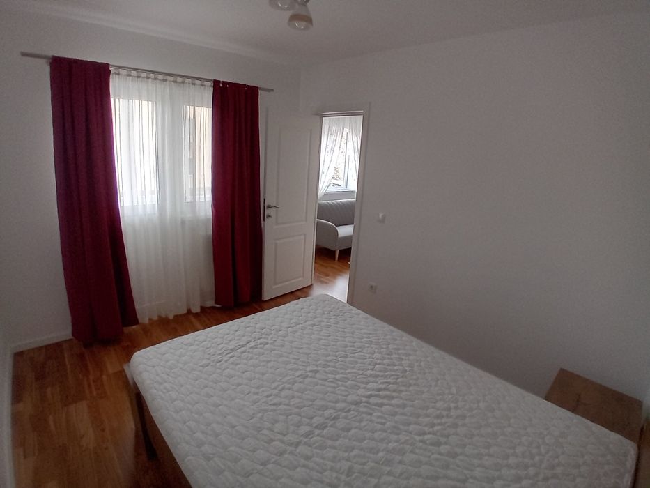 Inchiriez apartament cu doua camere semicentral, zona Nova Vita, Top Med