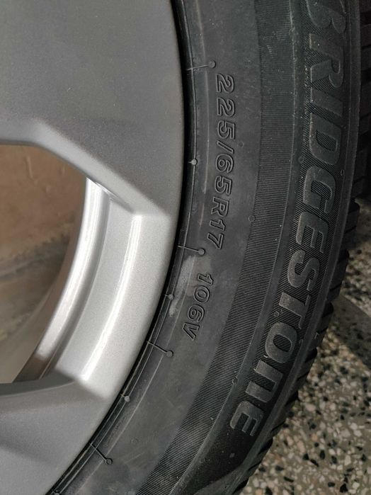 Чисто нови 4 бр. зимни гуми + джанти 17 , оригинални ТОЙОТА