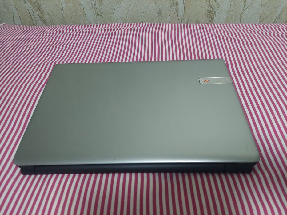 4 ядрен лаптоп pakard bel