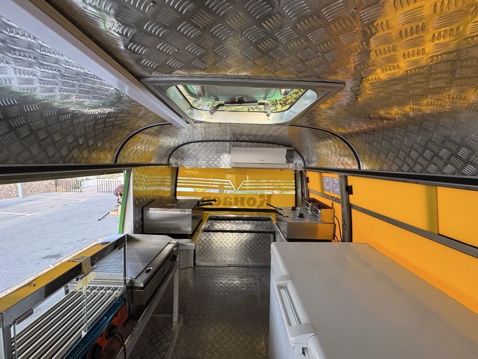 Фудтрак ресторан фастфуда на колесах