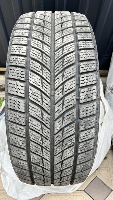 Продам зимнюю резину/автошины (липучка) 255/45 R20  105V DeepalS07