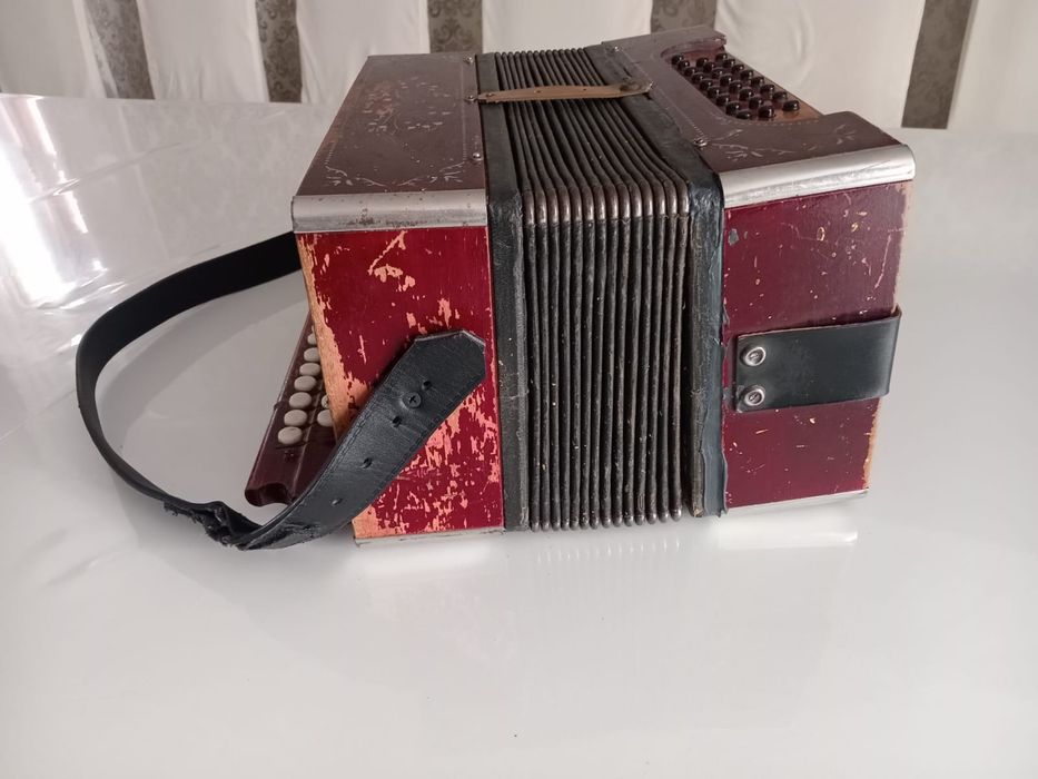 Продам гармонь .