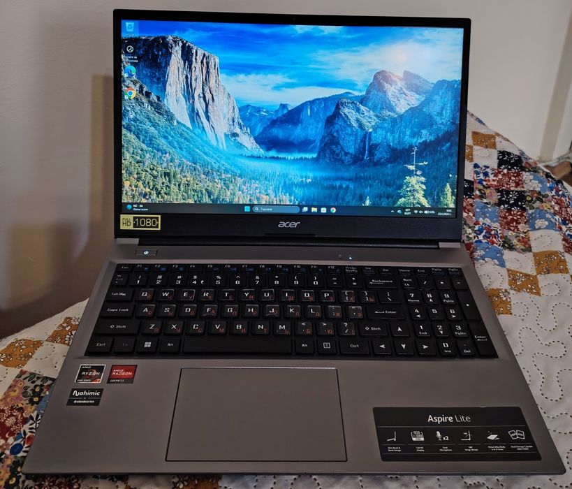 КАТО НОВ ! Лаптоп Acer Aspire Lite AMD Ryzen 7 RAM 32 GB SSD 1 TB Windows 11 Pro