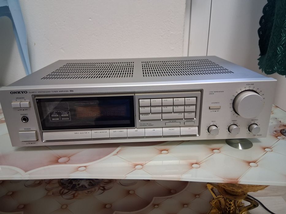 Vând amplificator ONKYO