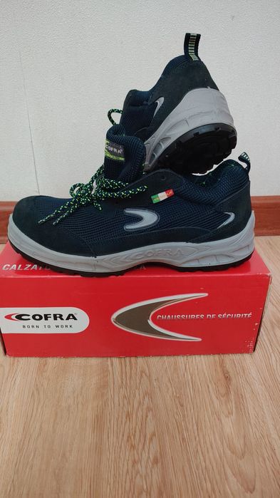 Продается спец.обувь