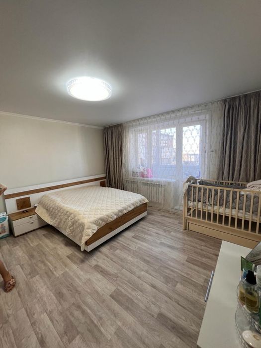 Продам 4-комнатную квартиру