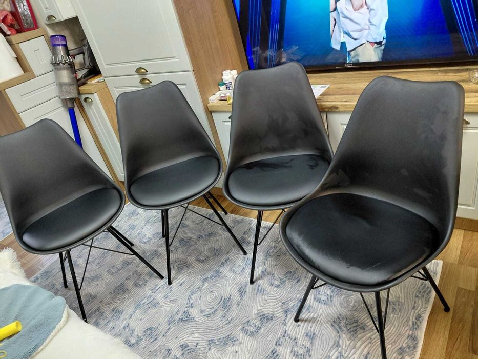 Vand 4 scaune scandinave negre
